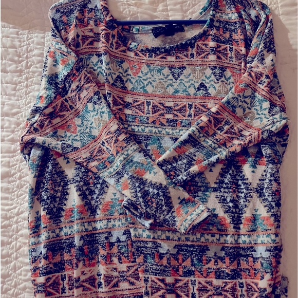 Tops - Extra large, 3/4 sleeve lightweight multi color shirt